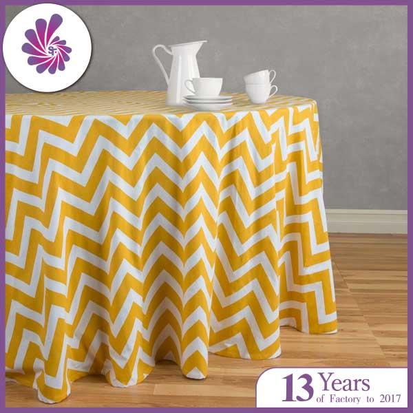 120 In. Chevron Round Polyester Tablecloth